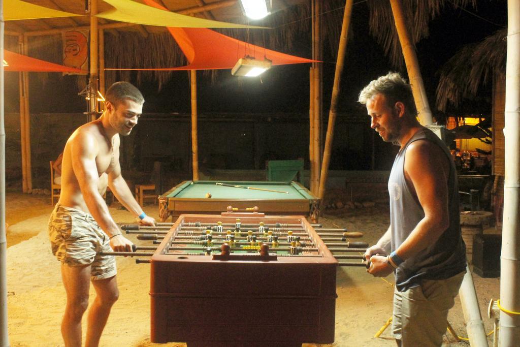 Psygon Surf Camp Pansiyon Máncora Dış mekan fotoğraf